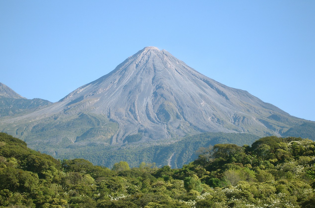 콜리마 화산의 전경