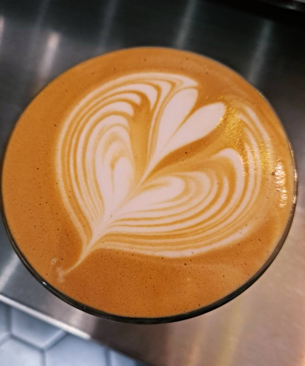 라떼아트 결치고 하트