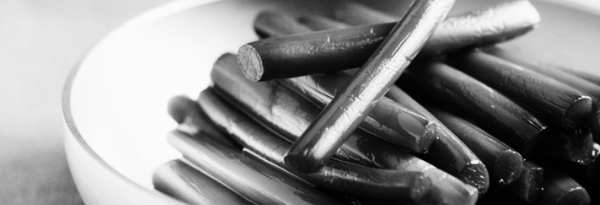 진간장, 설탕, 물, 식초 각각 300ml