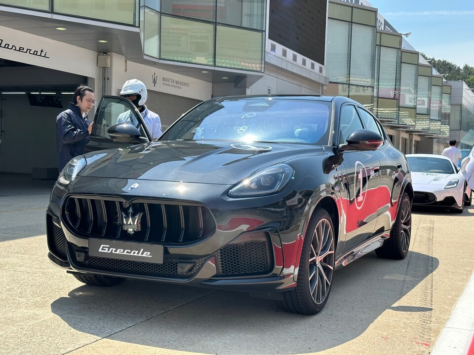 [시승] "강렬함과 감성의 조화" 서킷서 만난 삼지창, 마세라티 '그레칼레&middot;MC20'