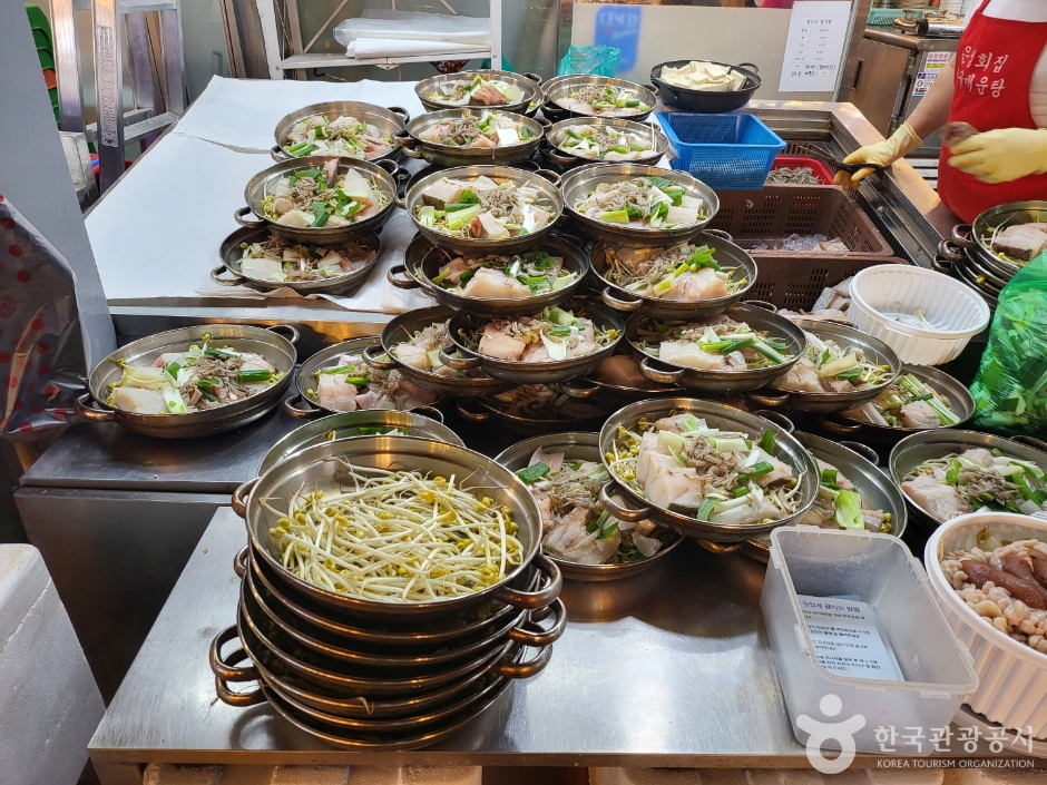 광장시장 국수 노점 풍경