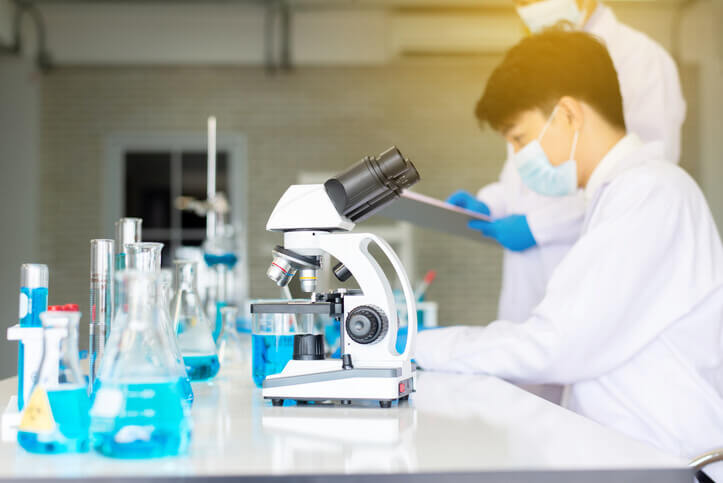 연구직 공무원과 국정원 전문관의 업무 성격과 직무 비교