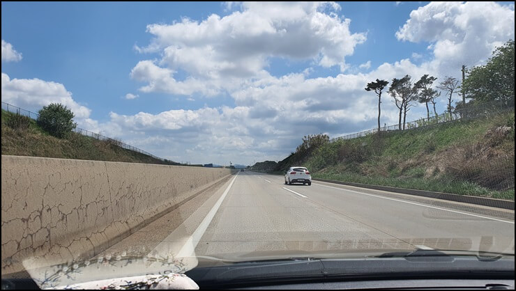 날씨가-좋은-고속도로