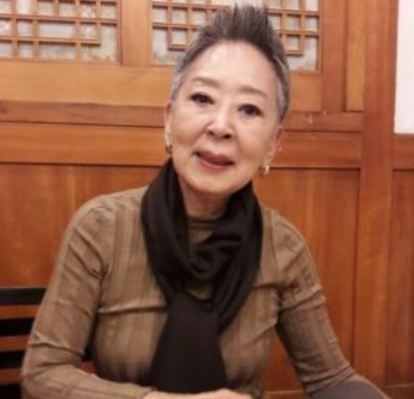 배우-김지미