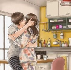 주방에서-끌어안고-키스하는-사람