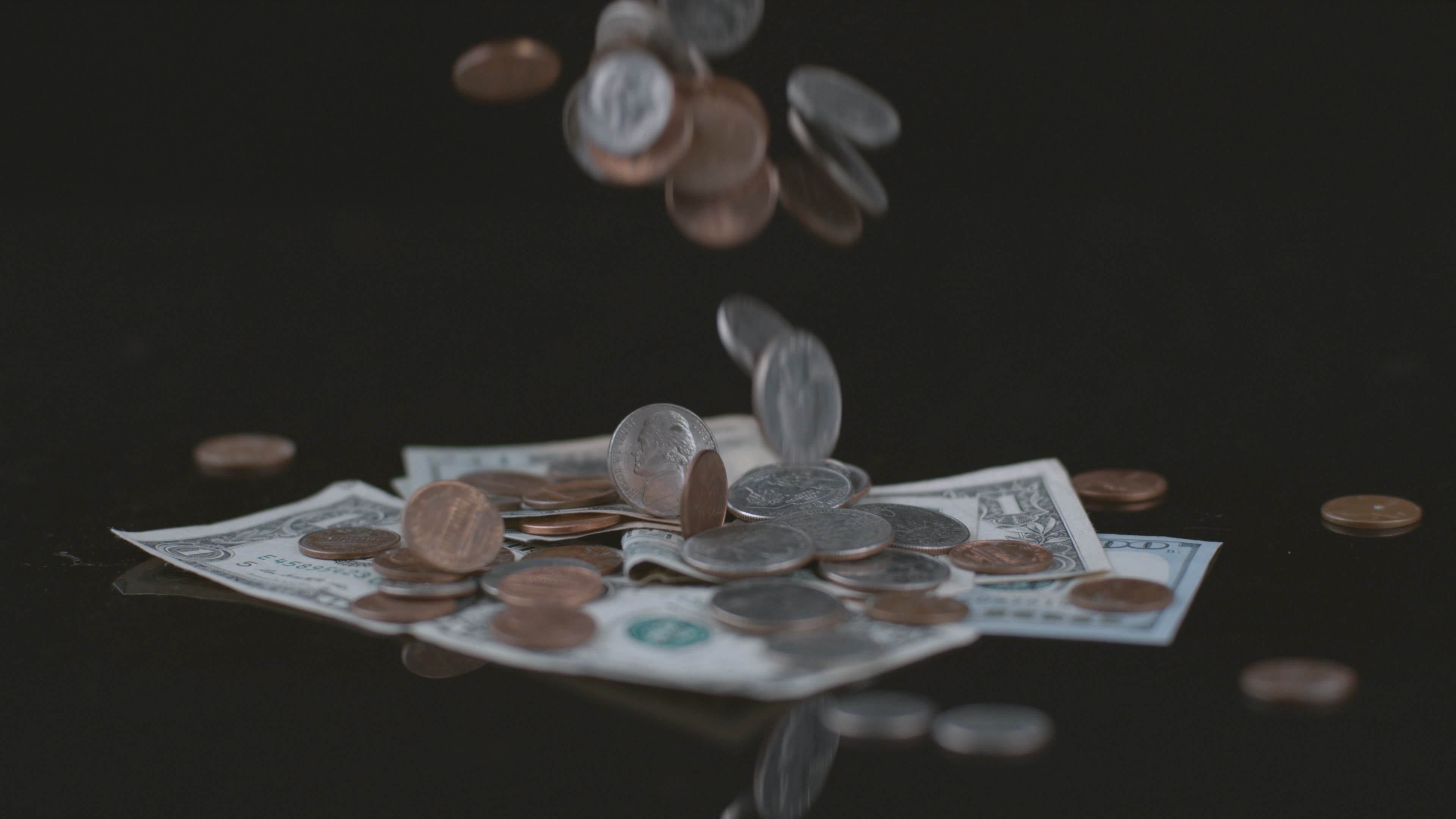 럼피스킨병 관련주, 단기 급등에 투자 유의... 장기적 관점 고려해야