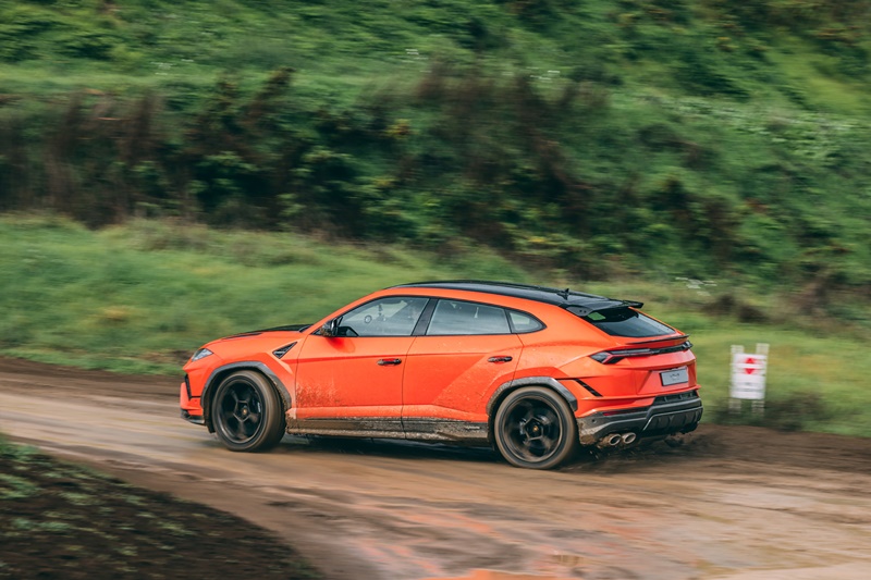 람보르기니 우르스 퍼포만테