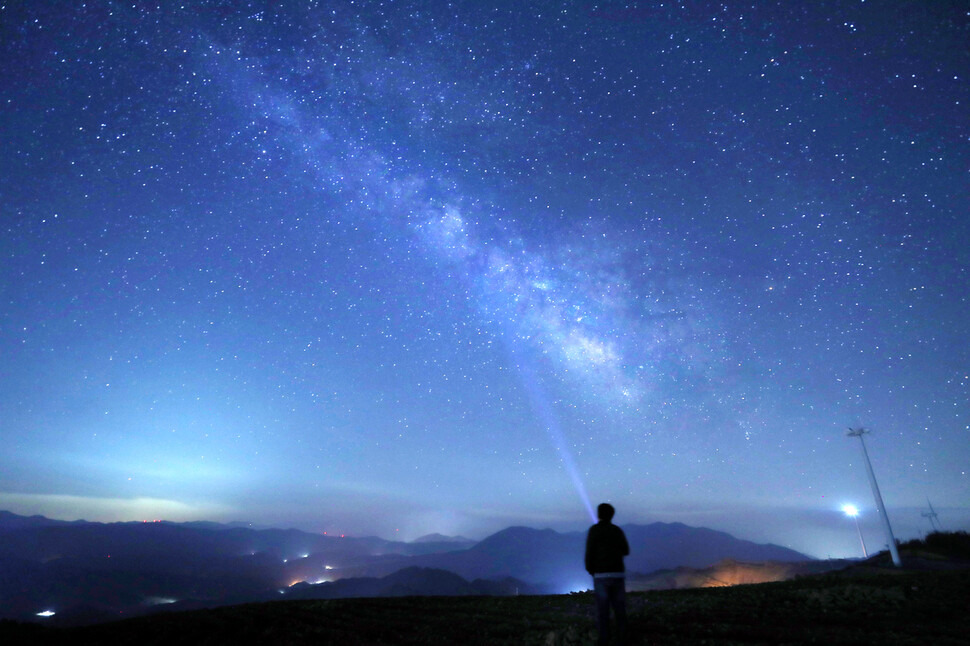 강원도 강릉 안반데기 밤하늘의 은하수. 강릉/박종식 기자