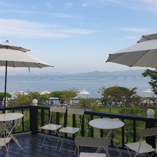 토크라피 : 강화도 동막해변 오션뷰 카페