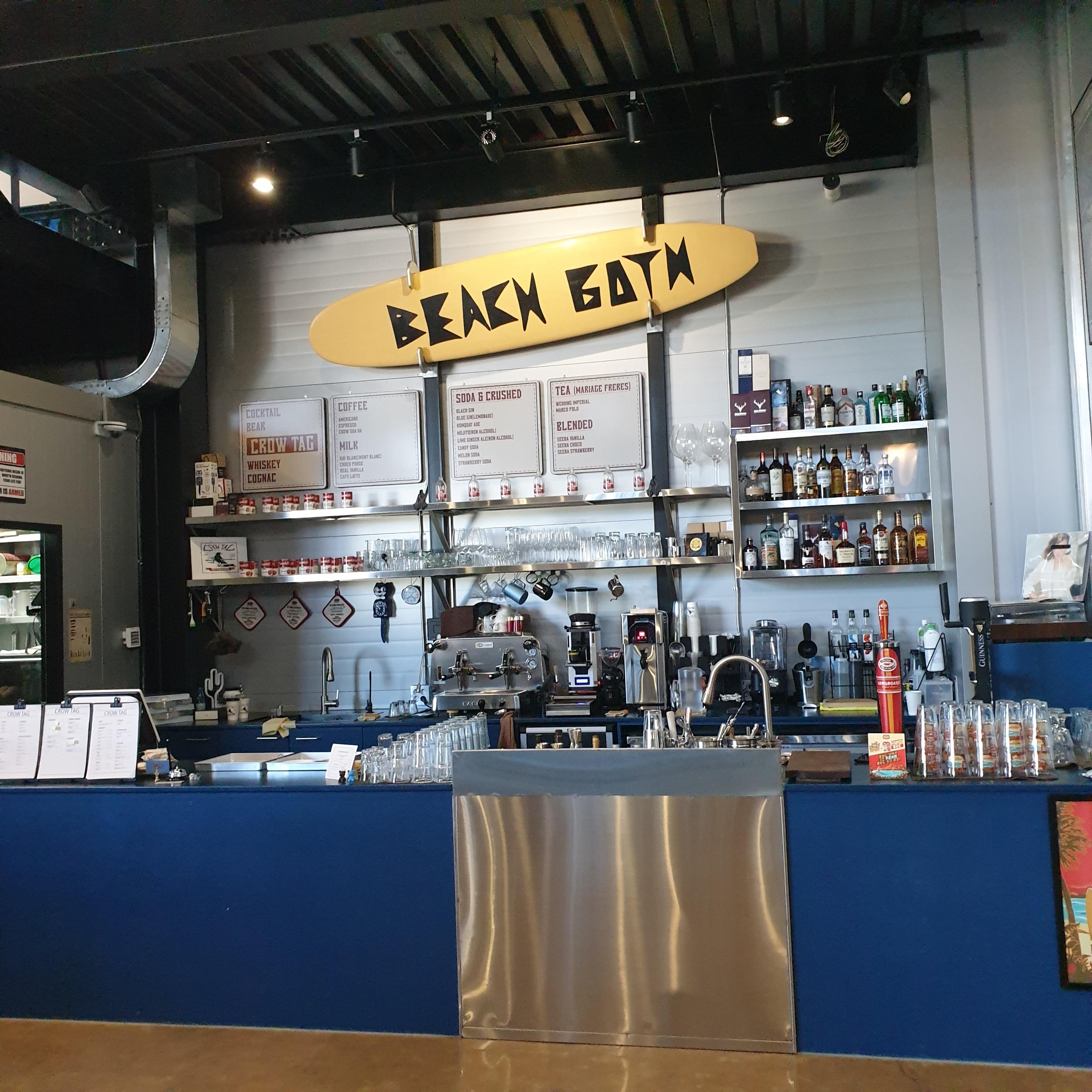 양양 카페 데님 서프 보드스 (Denim Surf boards)_ 매장 내 부 _ 카운터