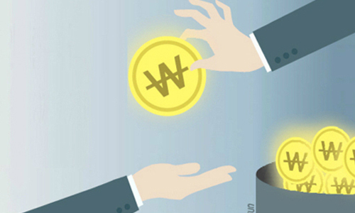 신용대출 금리를 낮추기 위해 금융 거래를 하는 모습을 표현한 이미지