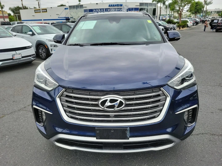 현대 싼타페 내비게이션 및 백업 카메라 탑재된 모델 알려주세요.