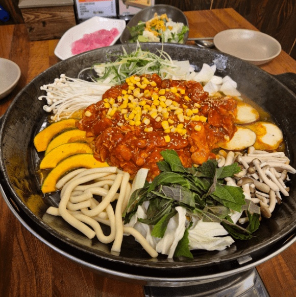 용봉동 맛집 "마녀의닭갈비 용봉점" 음식 사진