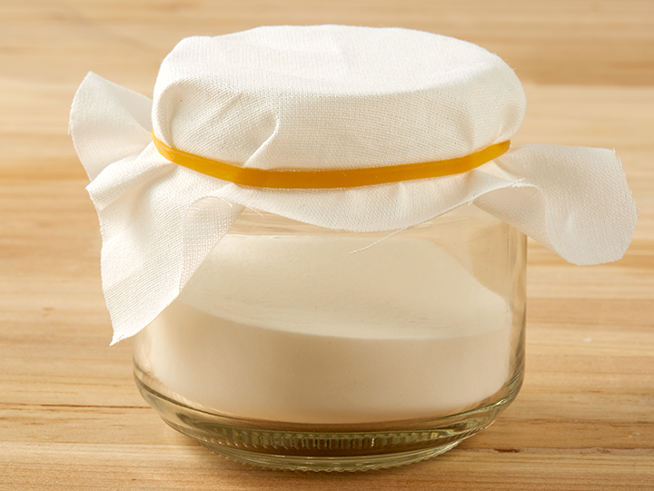 alt="혼합물을 유리병에 담아주면 완성"