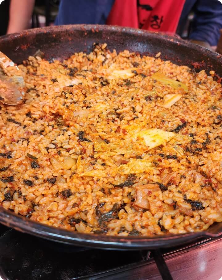 전골냄비안의 누른 밥