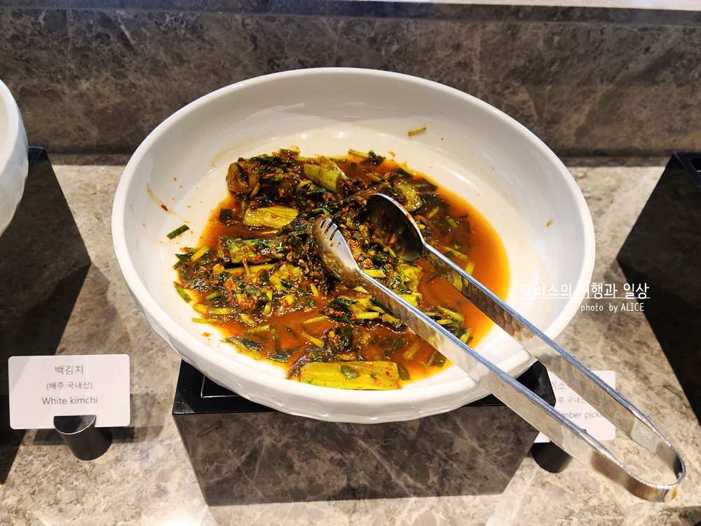 포포인츠 바이 쉐라톤 서울 명동 에볼루션 뷔페 런치 후기