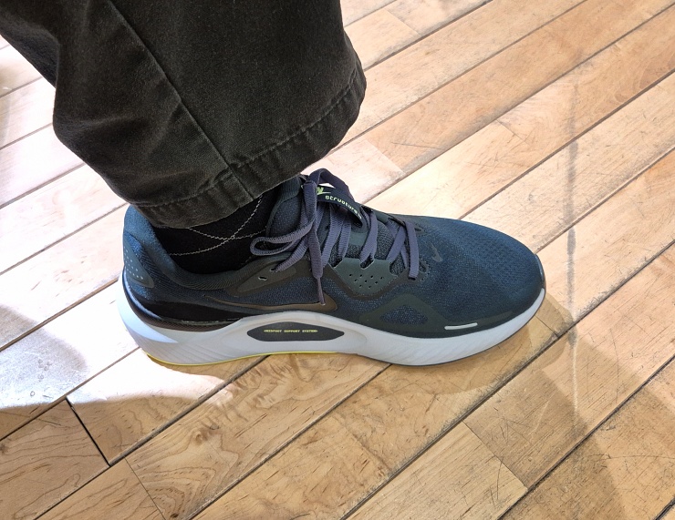 과체중 러닝화 추천