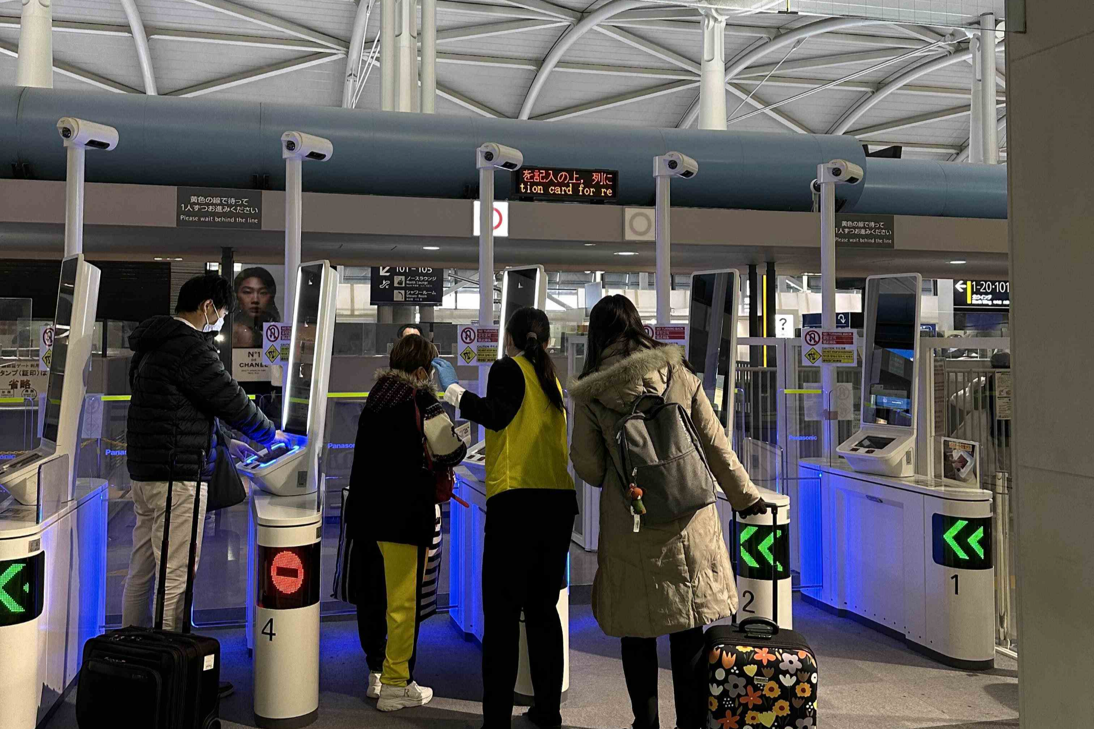 일본-간사이-국제공항의-출국심사대