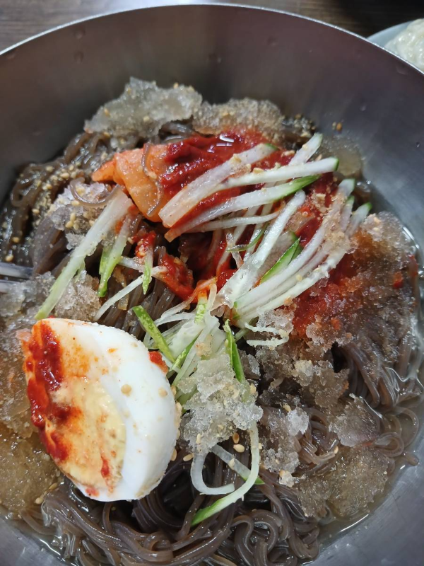 사철냉면 비냉 커팅