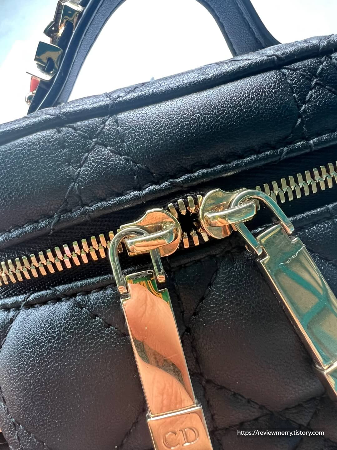 지퍼 벌어짐 현상 사진