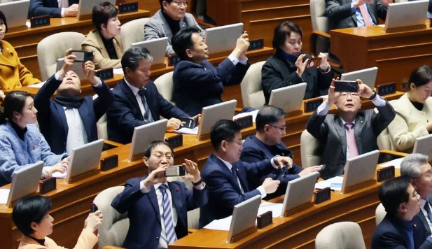 쌍특검 이란 국회 통과 | 대통령 쌍특검법안 통과시 즉각 거부권 행사 선언