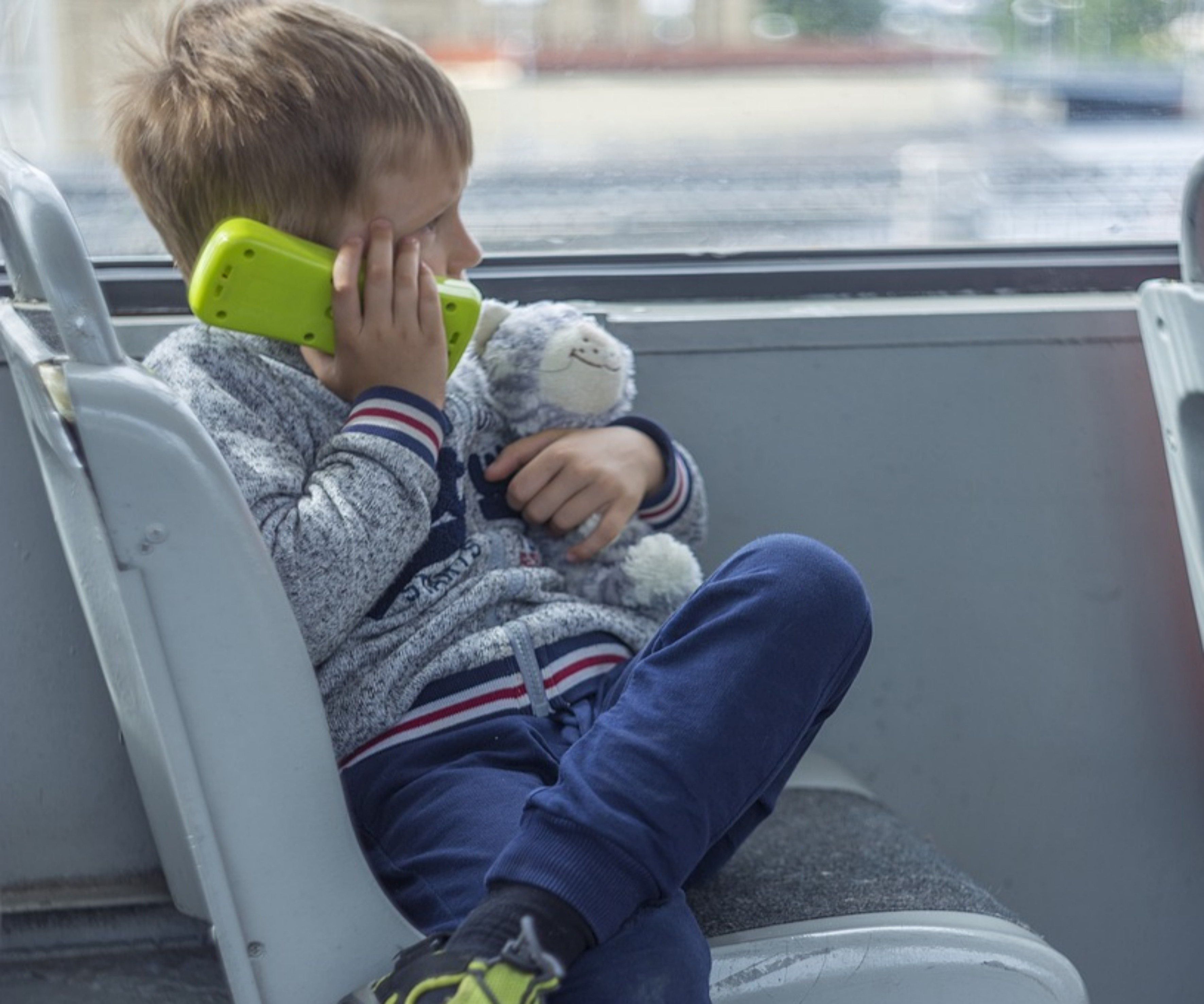 방송통신위원회가 이동통신 3사에 과도한 경쟁을 자제해 줄 것을 요청