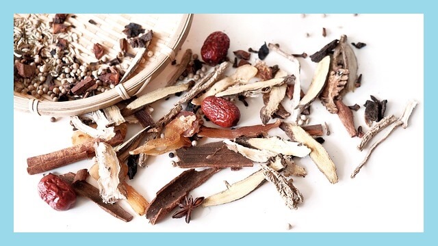 한방-약재-더미