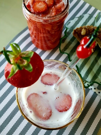 수제 딸기청 라떼