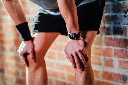 무릎이 시큰거리는 이유