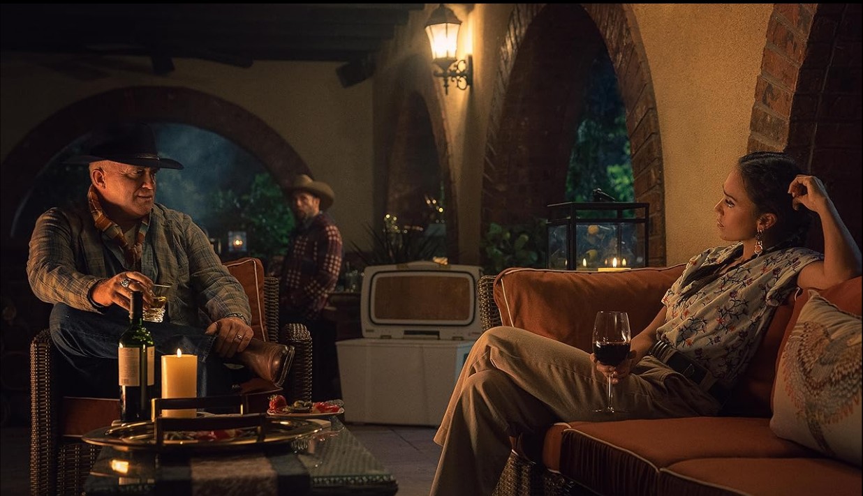 엔서니 마이클 홀 (에제키엘 스완 상원 의원 역)