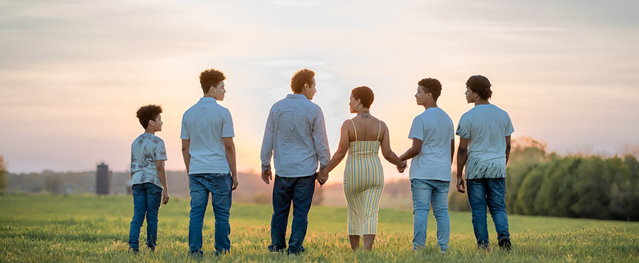 가족복지와 관련된 가족들 모습이 담긴 사진