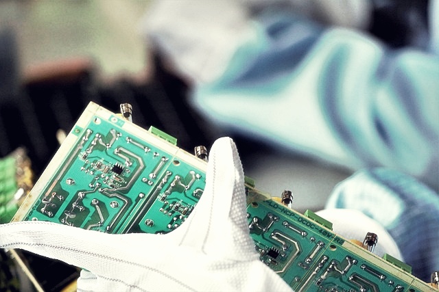 리노공업 주가분석