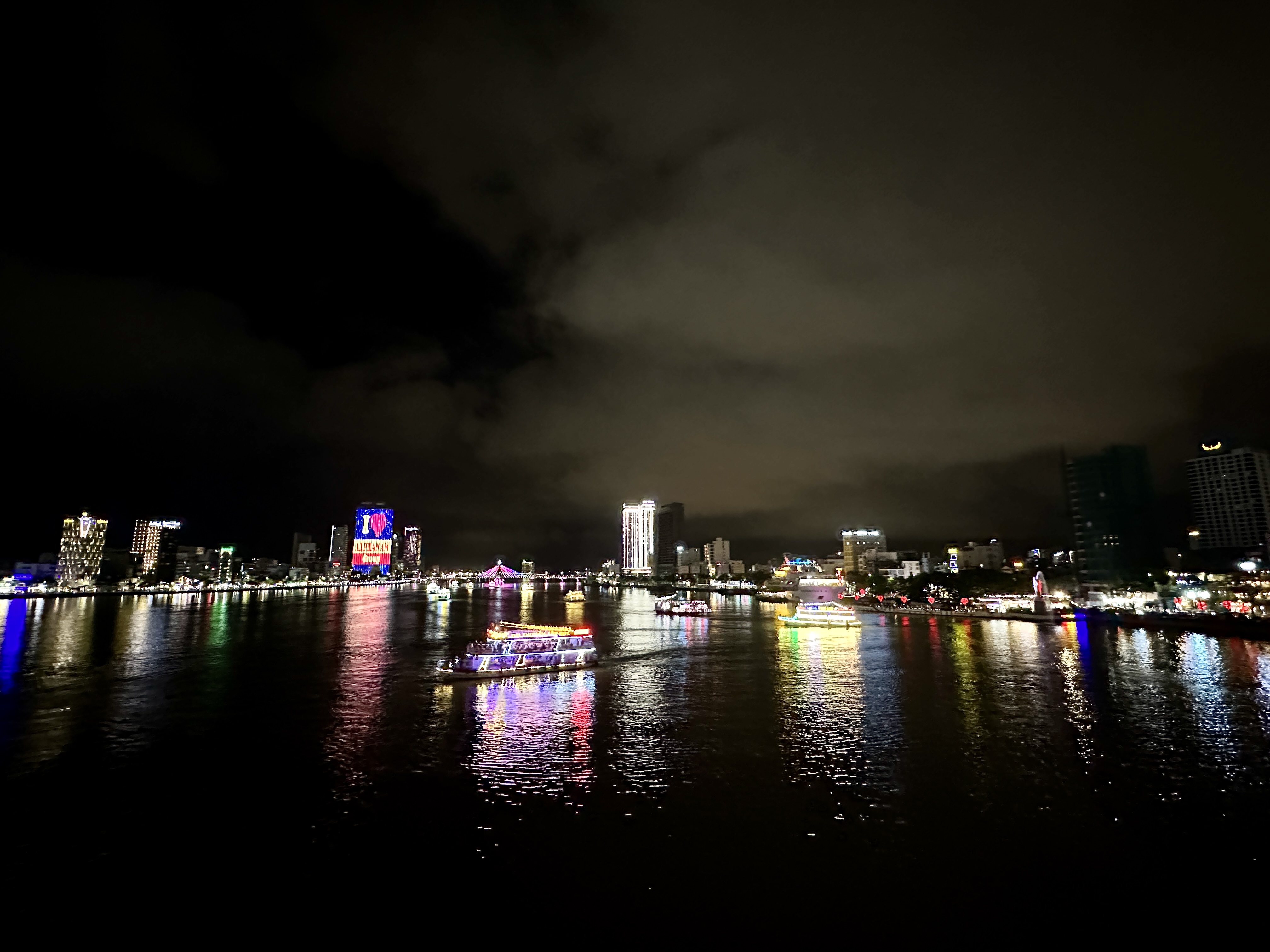 다낭의 아름다운 야경