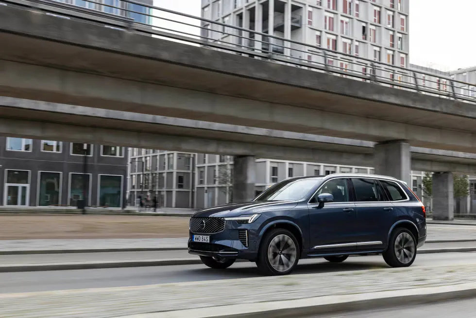 볼보 XC90 이미지