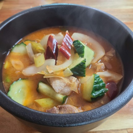 오이돼지고기찌개-끓이기