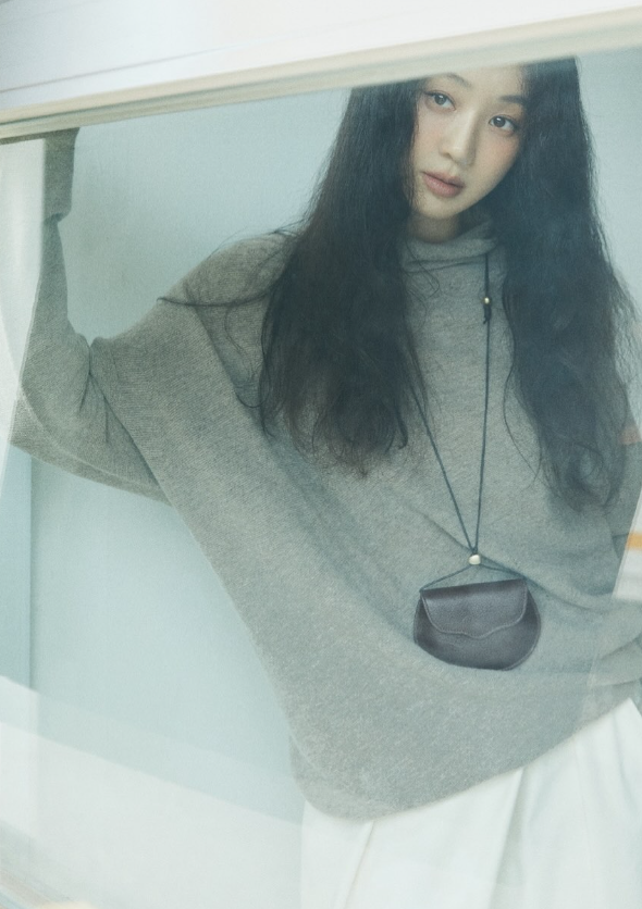 정려원 단색 니트 출근룩&amp;#44; 데일리룩