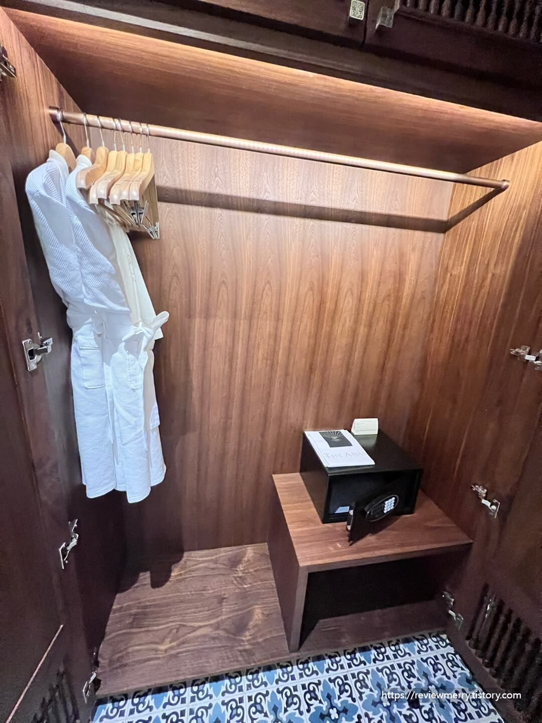 옷장 및 금고