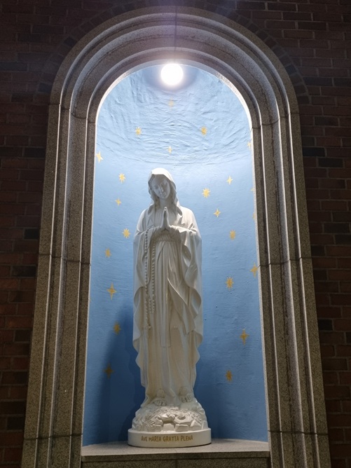 제주 주교좌 중앙성당 성모동산 성모상