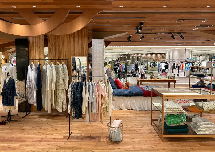 신주쿠 이세탄 백화점 Isetan Shinjuku 의류 코너