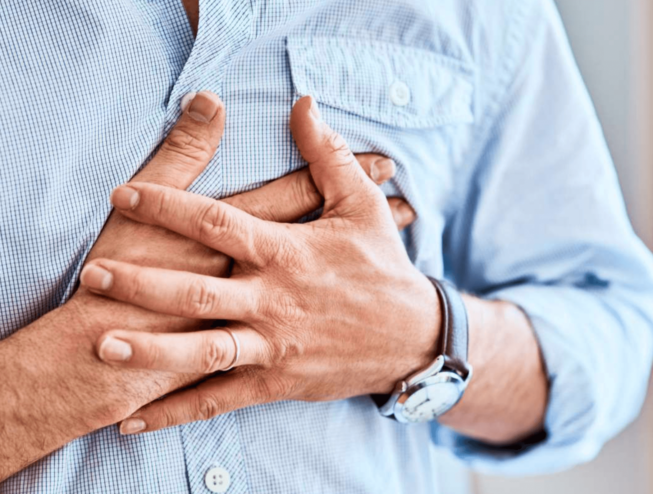 가슴중앙-통증-원인