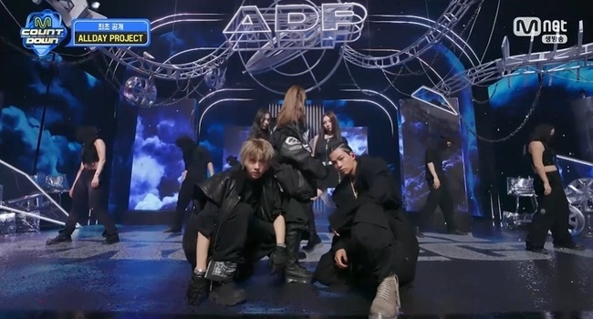 ALLDAY PROJECT 데뷔 무대