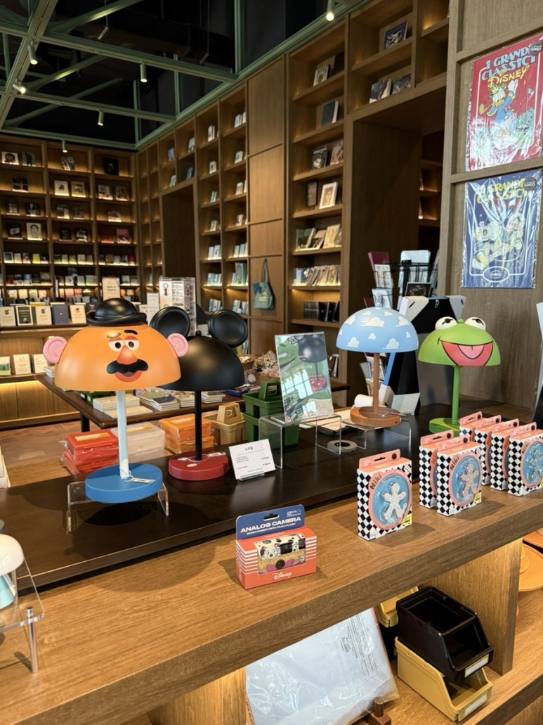 모비딕마켓-책코너