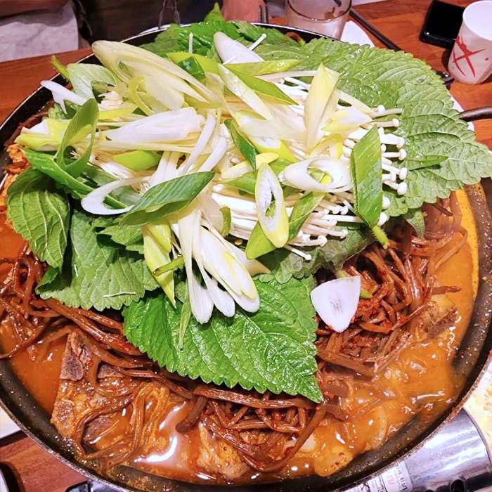 광주 맛집 추천 생방송투데이 감자탕을 덮은 산더미 고구마순 고구마순 감자탕 오늘방송 먹킷리스트