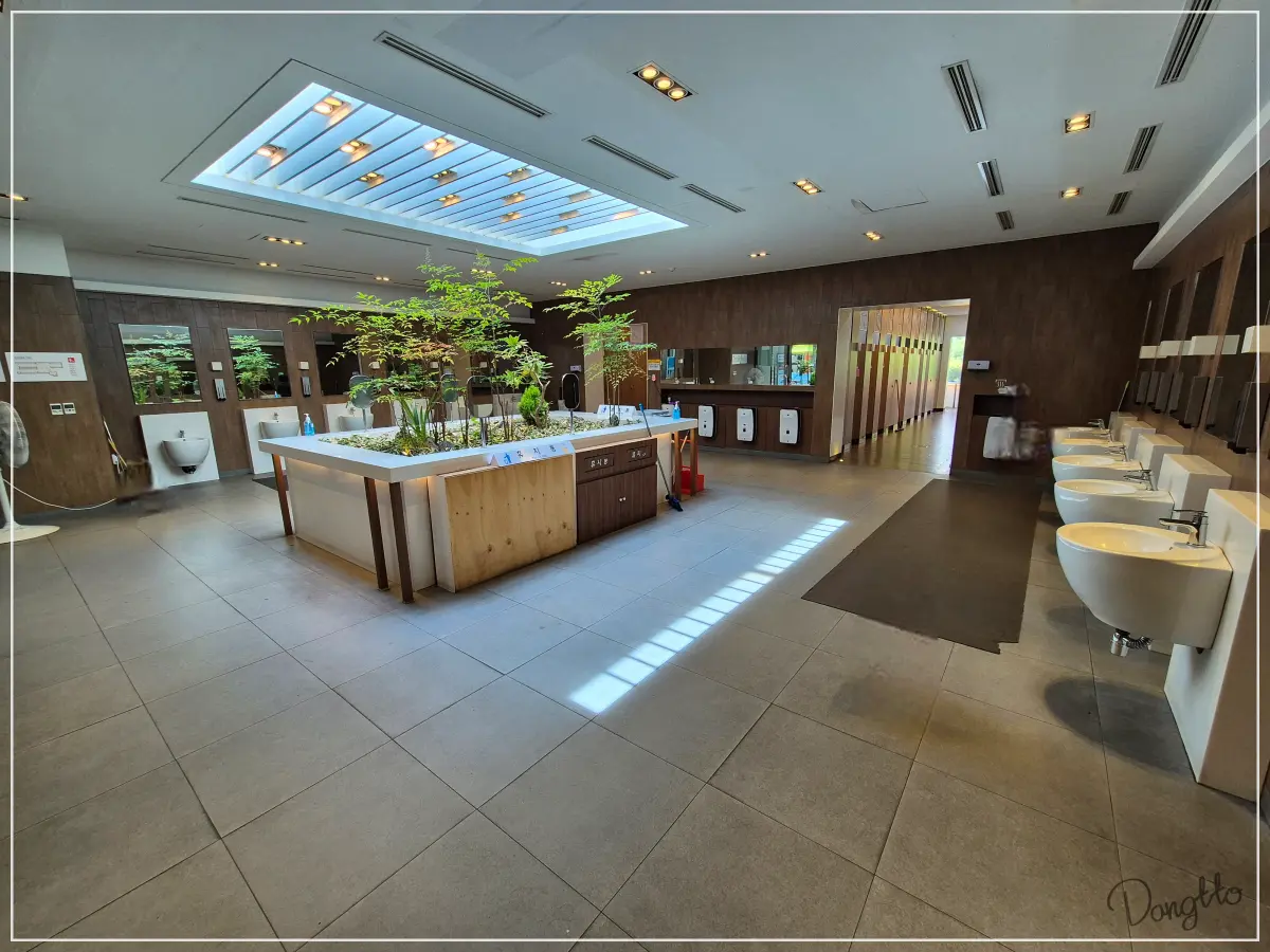 전라도-가족여행-고속도로-망향-휴게소-화장실-모습