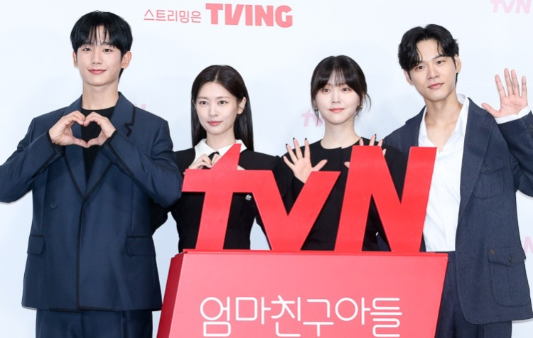 엄마친구아들 인물관계도