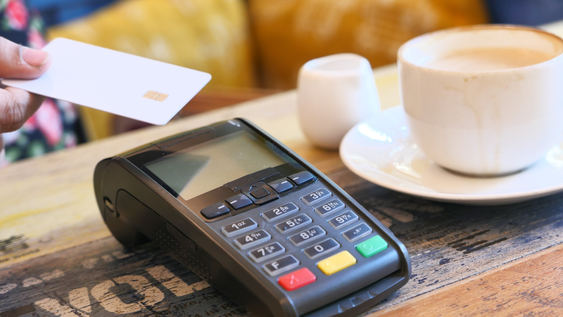 혜택 많은 카드로 바꾼 뒤 지출이 늘어난 사례