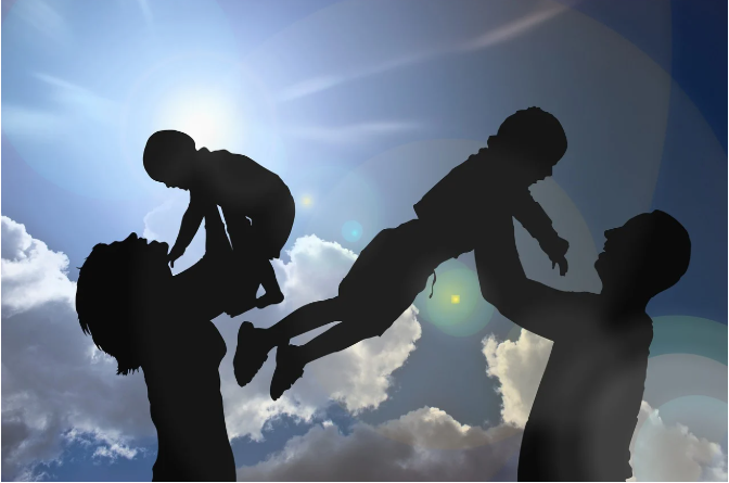 아이와 함께 놀이운동하는 이미지