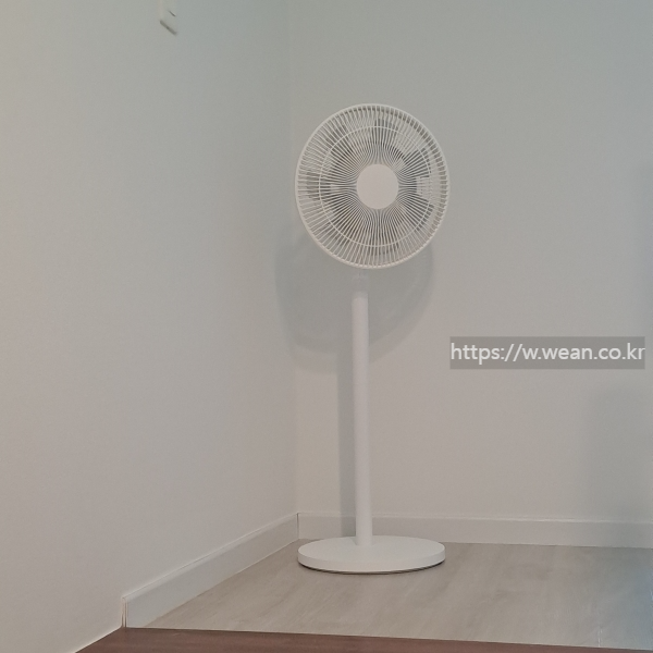 샤오미 선풍기가 놓여 있습니다.