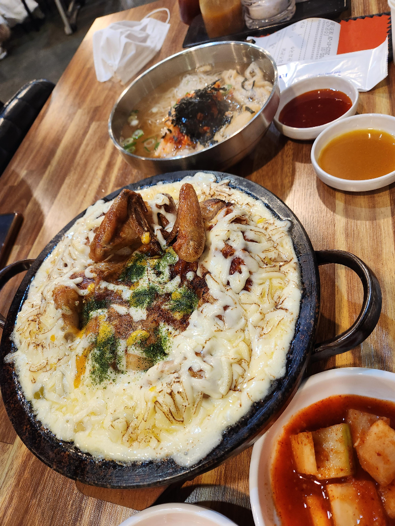 본토박이장작구이 치즈콘닭