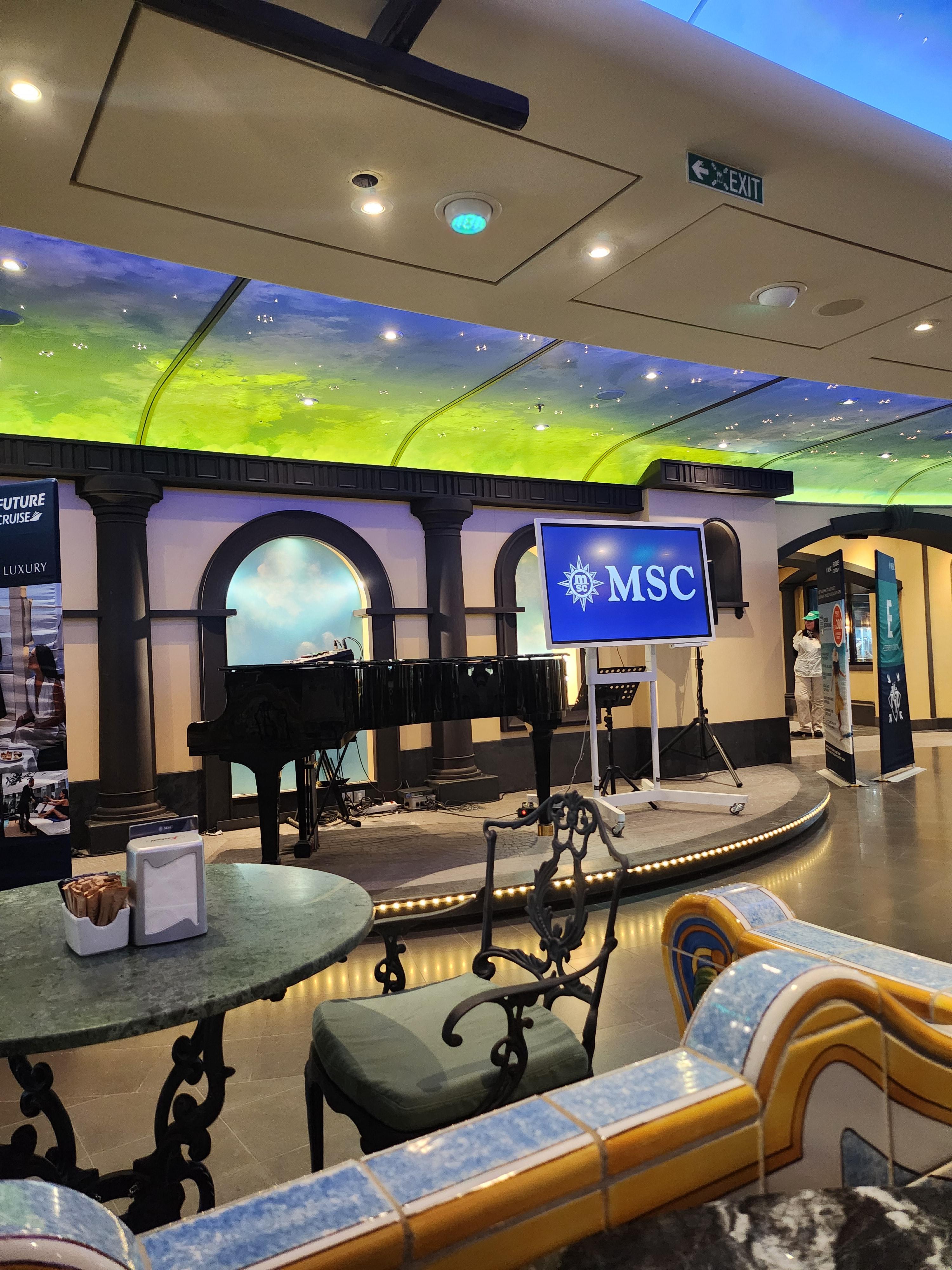 크루즈 라운지 모습